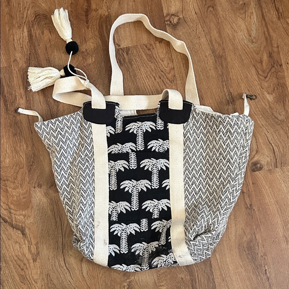 No Boundaries Black and Cream Palm Tree Tote